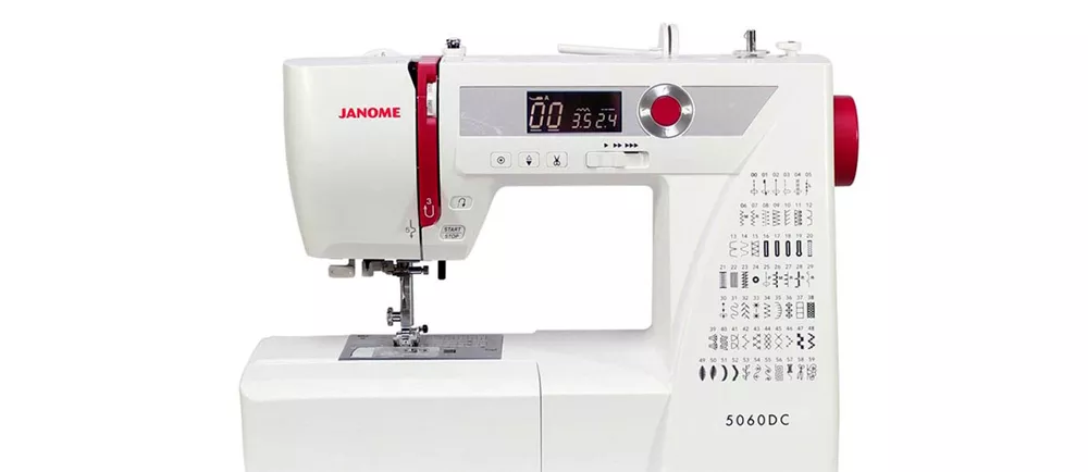 Bestseller wśród maszyn elektronicznych. Janome 5060DC została wybrana najlepszą maszyną do szycia w 2018 roku przez naszych użytkowników.